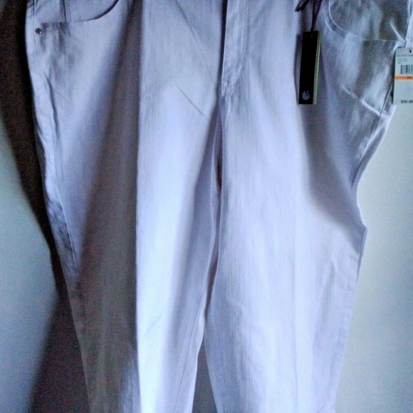 NWT Gloria Vanderbilt JORDYN Capris 24W stretch white embroidered pockets 24W - Picture 8 of 8